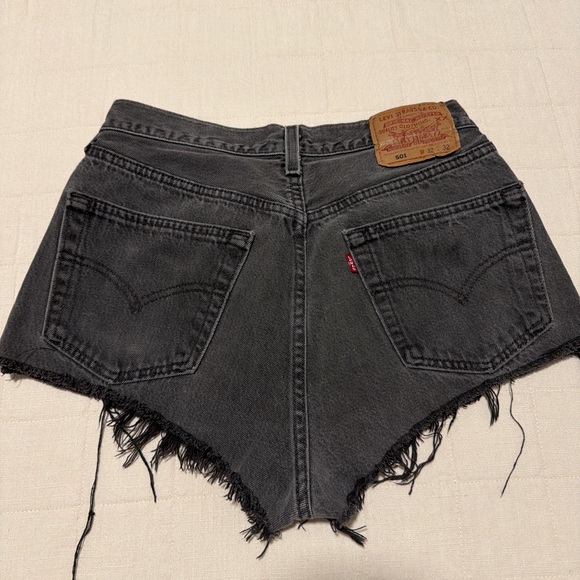 Vintage Levi’s shorts - Picture 2 of 7